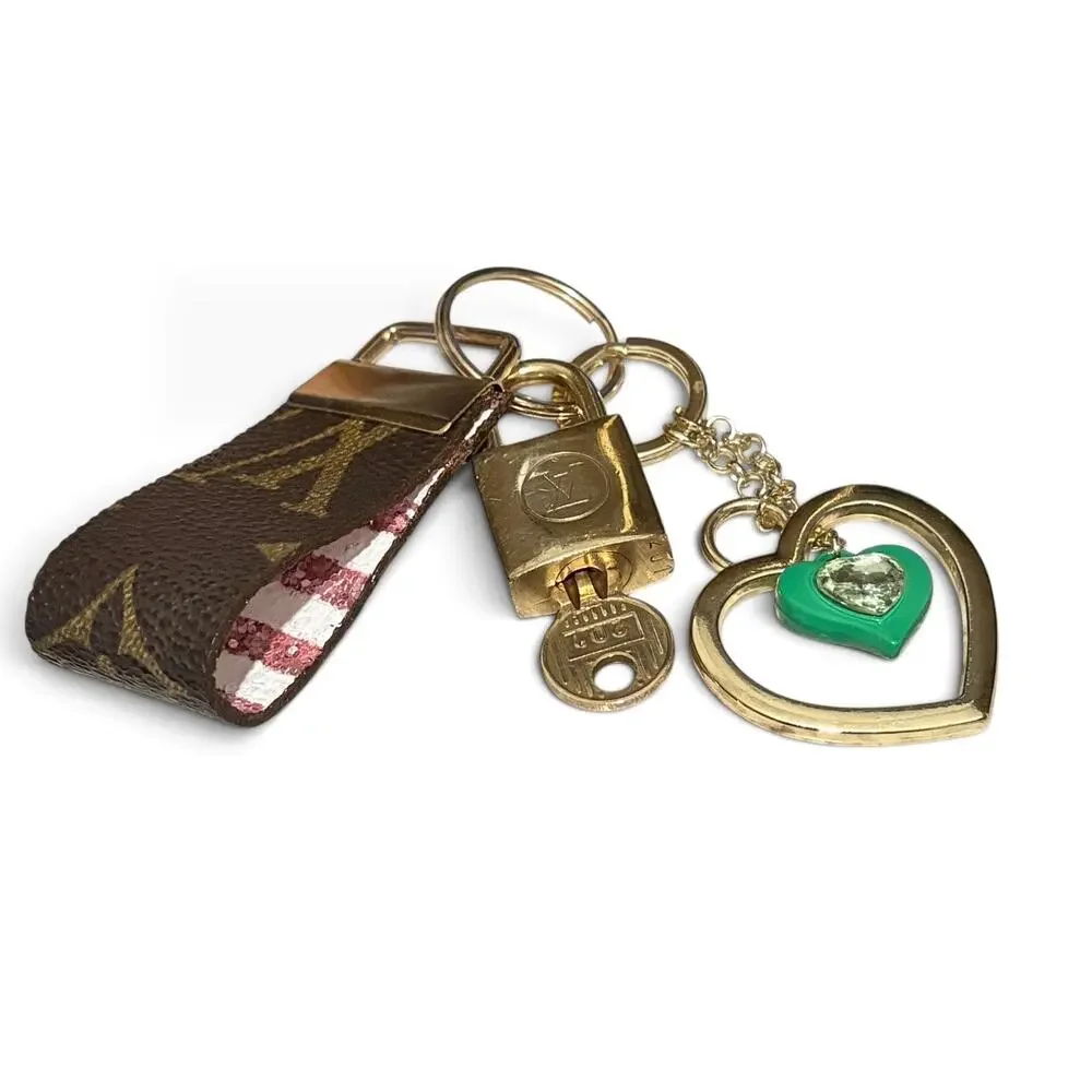 Louis Vuitton Lock & Key #201 w/a Green Heart Charm Loop Keychain